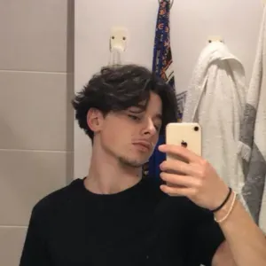 Étudiant passionné par les enfants