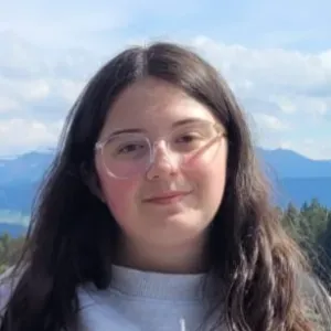 Baby-sitter a l'écoute et ponctuelle 