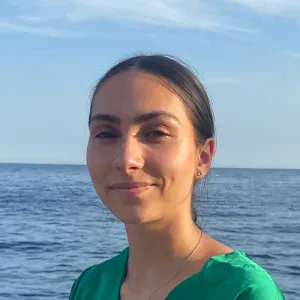 Baby-sitter disponible dans le Cher