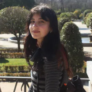 English tutor looking to help your kid!