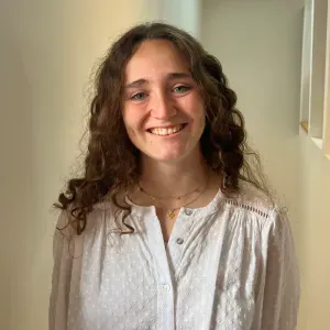 Baby-sitter expérimentée aux alentours de Arbonne/Biarritz