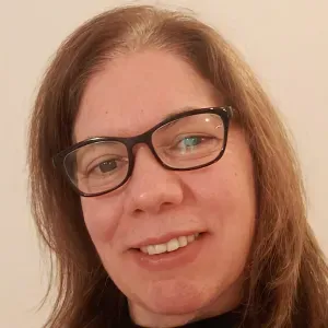 Babysitter attenta e amorevole