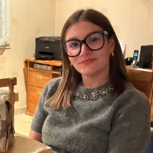 Baby sitter étudiante auxiliaire de puériculture 