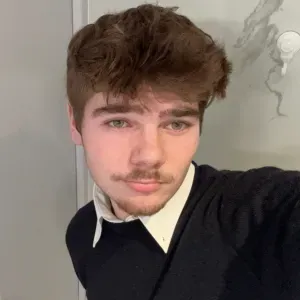 homme multitâche responsable dans le 02 