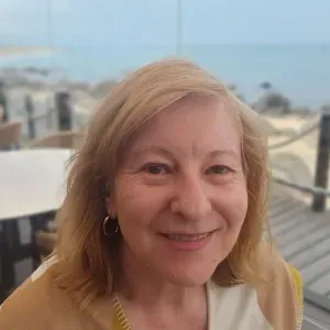 Cuidadora carinhosa e confiável