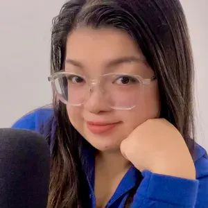 Fun loving babysitter looking for a job. 