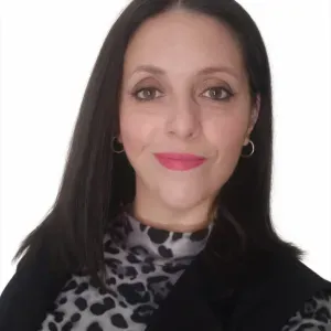 Soy técnico sociosanitario y auxiliar de ayuda a domicilio