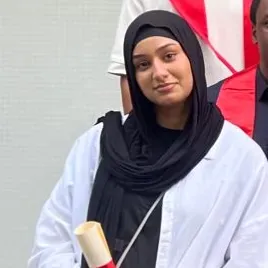 Babysitter attentionnée dispo week-ends –