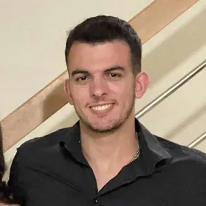 Baby-sitter avec bonne expérience 