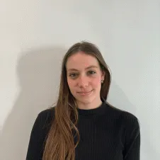 Dynamique et patiente je peux garder vos enfants!