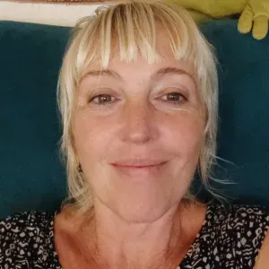 Accompagnante à domicile, praticienne en art thérapie