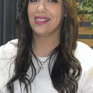 Baby-sitter expérimentée avec 3 ans d expérience. 