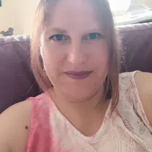 Garde d'enfant  autour de boiscommun