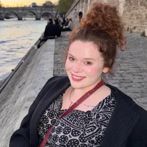 Engaging English Lessons with a Native Speaker in Paris