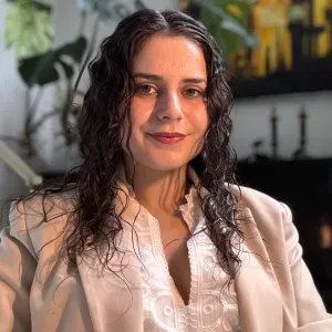 Baby-sitter douce et dynamique