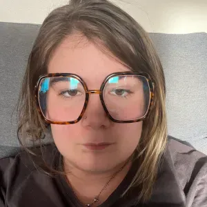 Garde d'enfant expérimenté à marcenat