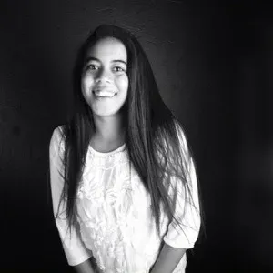 Disponible para cuidar de niños.