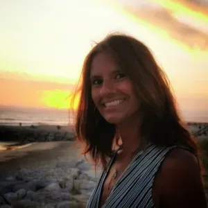 Babysitter responsável com experiência 