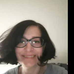 Pulizie domestiche offresi