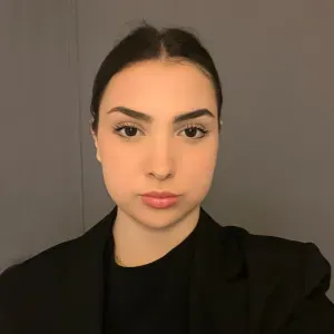 Baby-sitter expérimentée sur le 04