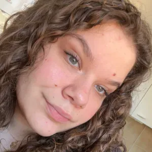 Garde d'enfants et soutiens scolaire disponible