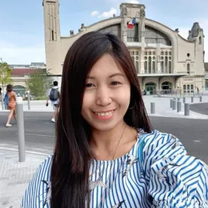 Carer in Paris france