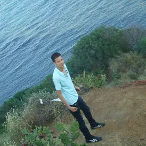 Je cherche une baby-sitter