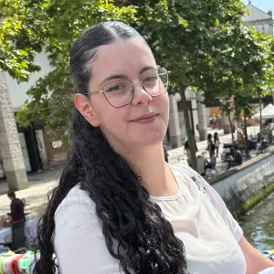 Babysitter com experiência no porto