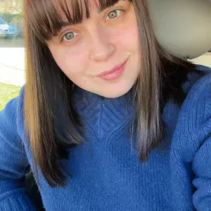 Étudiante proposant des services de prestations de ménages 