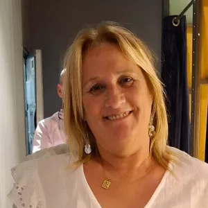 Empregada Limpezaes /  Cuidadora pessoas idosas