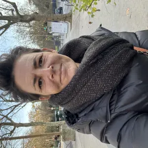 Femme responsable garde animaux