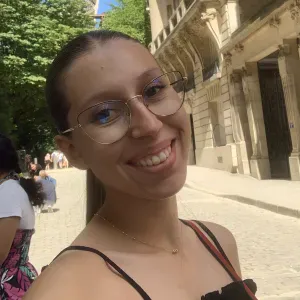 Babysitter com experiência em Braga