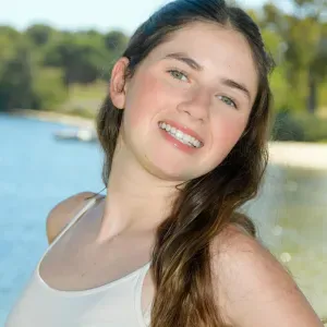 Sara, baby-sitter de 16 ans à La Chapelle-sur-Erdre 