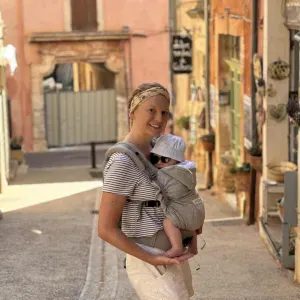 Nous recherchons une baby-sitter