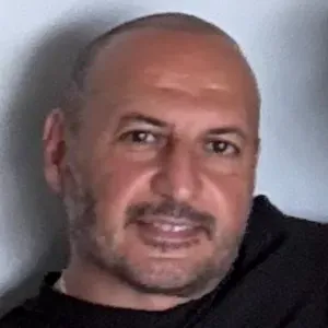 Pet-sitter homme de 53 ans avec expérience et sérieux 