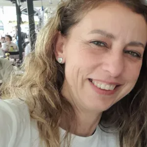 Persona seria affidabile amo i bambini