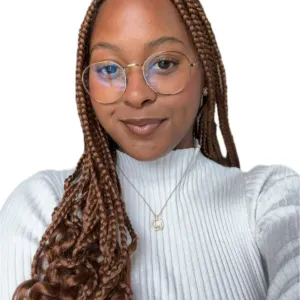 jeune femme expérience en école maternelle -garde d'enfants 