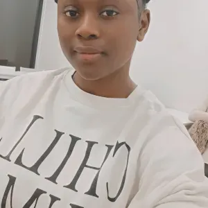 Femme de ménage disponible à Paris 