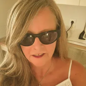 Fluent in English can help translate and learn 