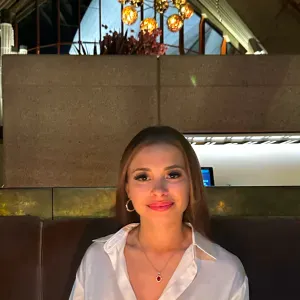 Baby sitter à l'écoute de l'enfant 