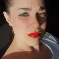 Ciao sono Valentina,ho lavorato per 17 anni in un negozio