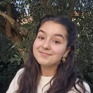 Baby-sitter enthousiaste et attentionée à Lyon