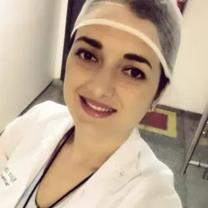 CUIDADORA DE IDOSOS COMPASSIVA