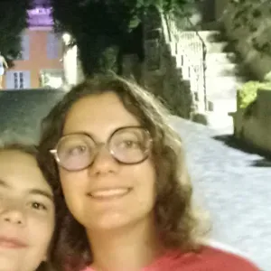 Etudiante qui recherche un travail de babysitter