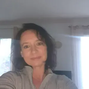 Garde d'enfant au domicile des parents.