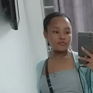 Baby-sitter dans le rayons d'Évry-courcouronnes. 