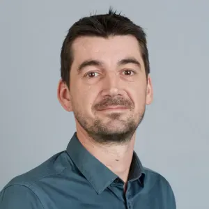 Dessinateur, musicien, cultivé et surtout pédagogue