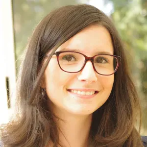 Étudiante en médecine et pompier pour baby-sitting