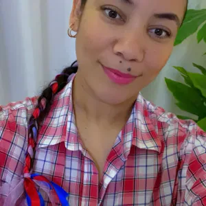 Auxiliar para idosos com dedicação.