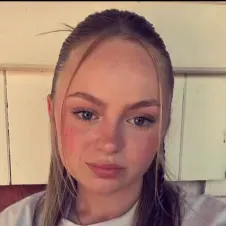 baby-sitter sérieuse et à l'écoute des besoins 